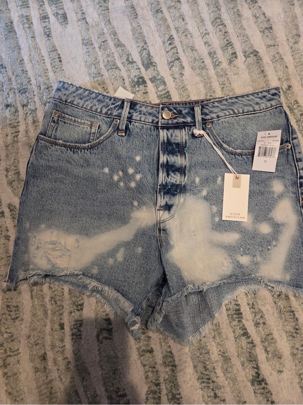 Good American Bombshell Short